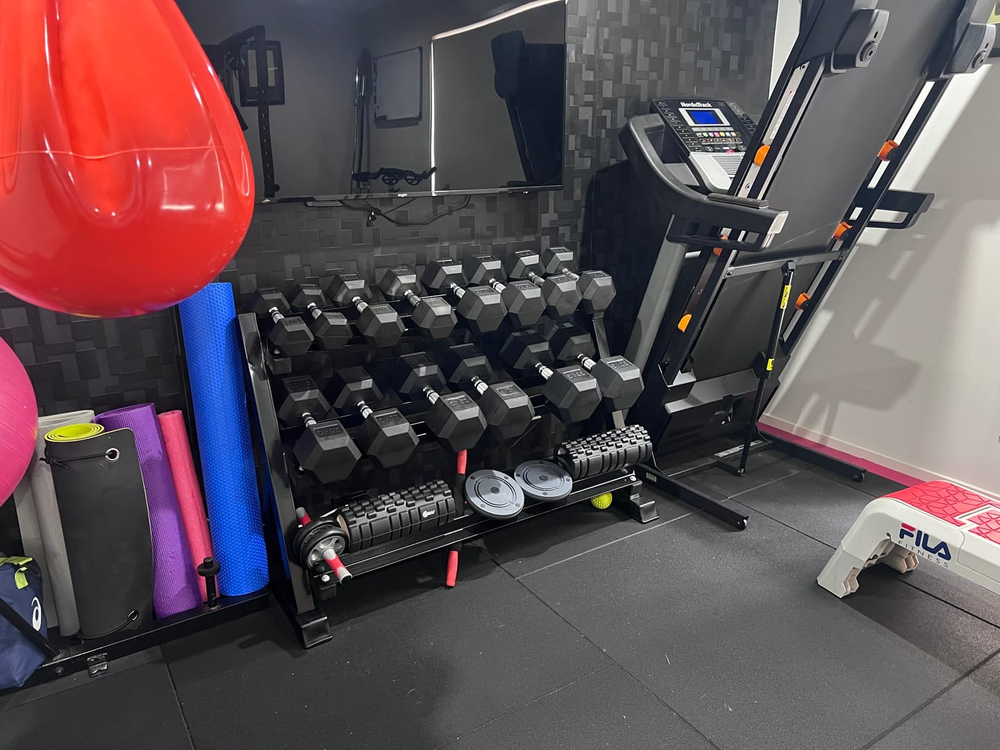 Customer photo review of BRIXX 5kg - 30kg Hex Dumbbell Set & Rack | 6 Pairs - 210kg Package