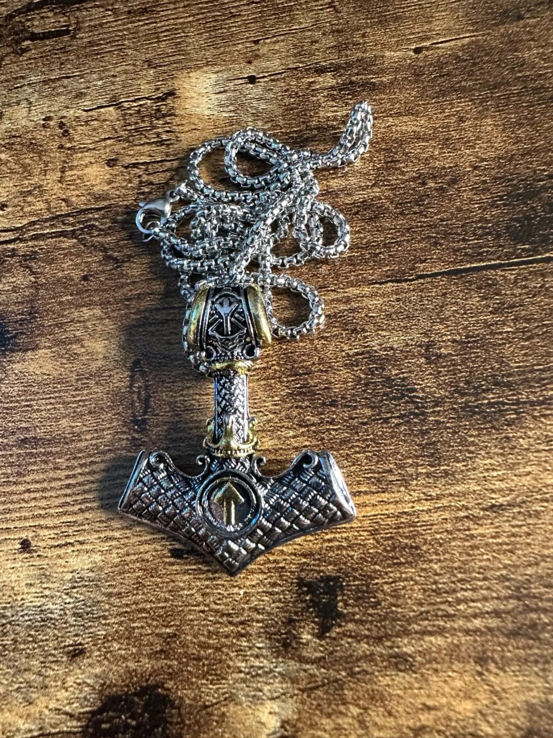 Customer photo review of Valknut Othala Mjölnir - Teiwaz & Algiz Rune Thor's Hammer Amulet