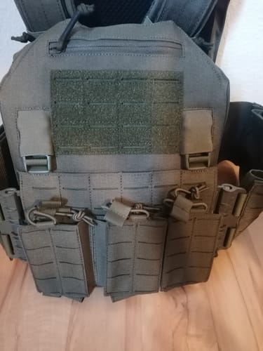 Customer photo review of SHIELD Germany BRAVO 3x Lang-Magazintasche Steingrau-Oliv