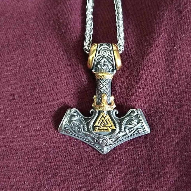 Customer photo review of Valknut Othala Mjölnir - Teiwaz & Algiz Rune Thor's Hammer Amulet