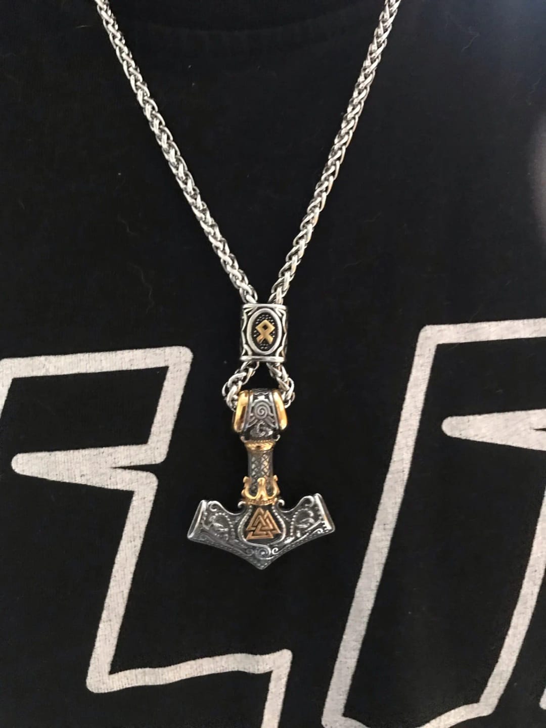 Customer photo review of Valknut Othala Mjölnir - Teiwaz & Algiz Rune Thor's Hammer Amulet