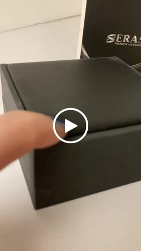 Customer video review of Lederarmband "Proud"
