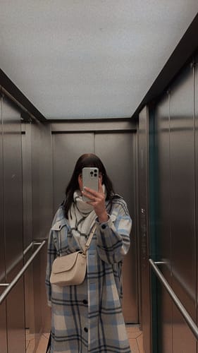 Customer photo review of CHLOIE - CREME