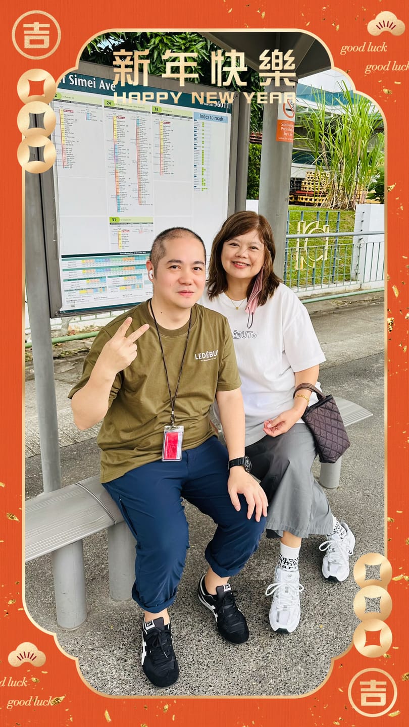 Customer photo review of Unisex LEB Front Pearl Print Oversized Tee