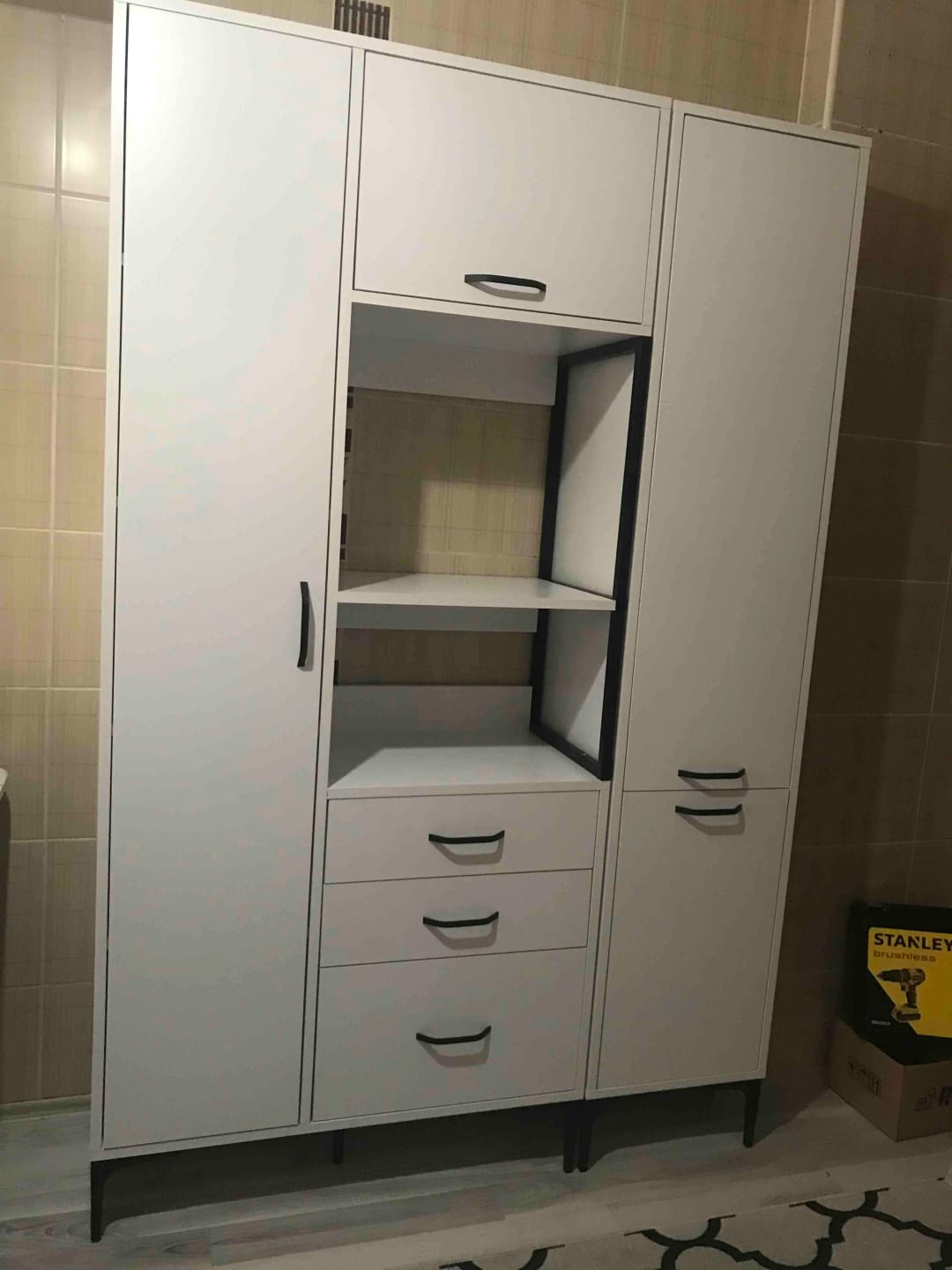 Customer photo review of Rani JE118 Çok Amaçlı Dolap 4 Kapaklı 3 Çekmeceli Kiler Mutfak Dolabı Beyaz