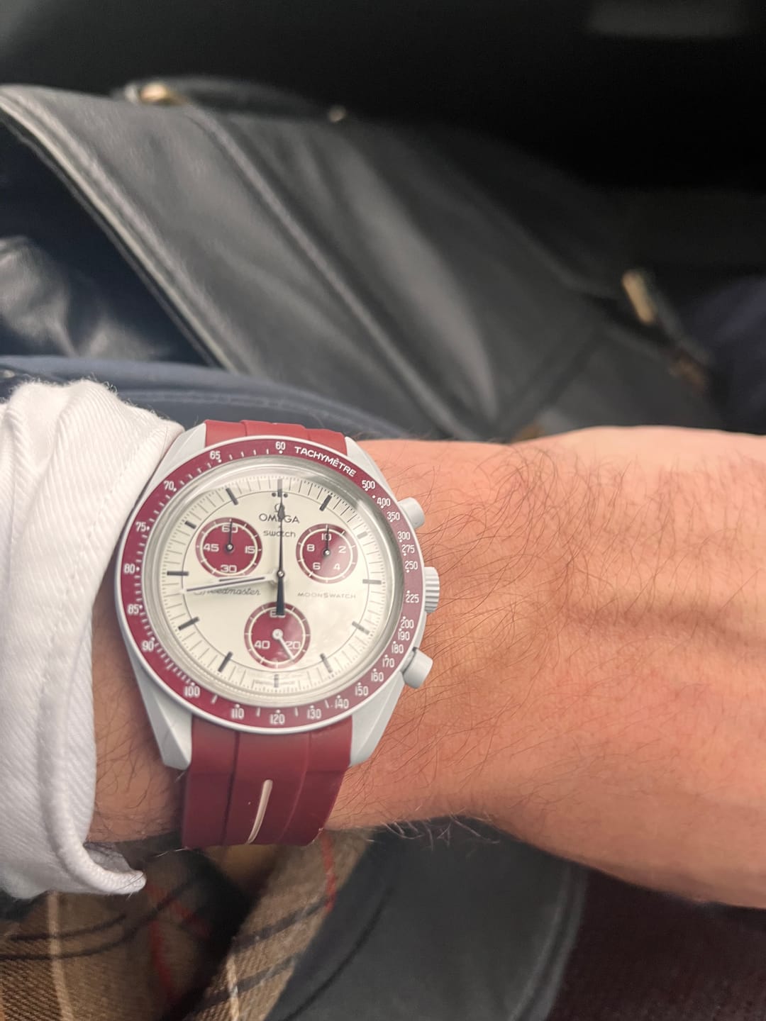 Customer photo review of Bracelet Moonswatch - Rouge Vin