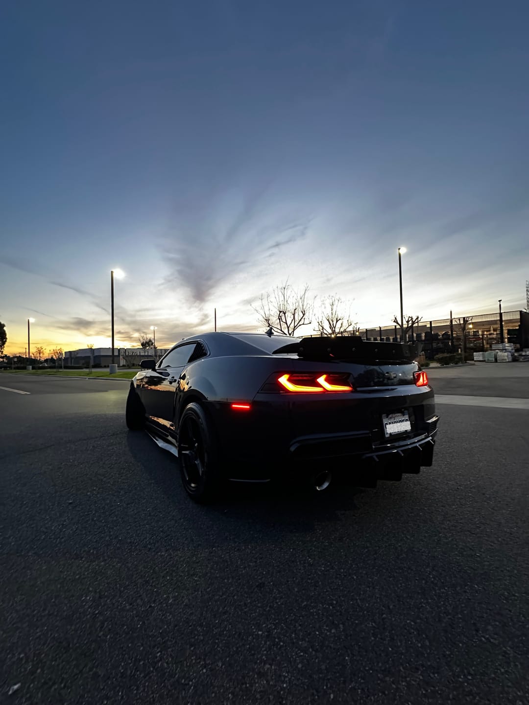 Customer photo review of 2014-2015 Chevy Camaro Evo Style Shark Fins Rear Diffuser Quad/Single Tips