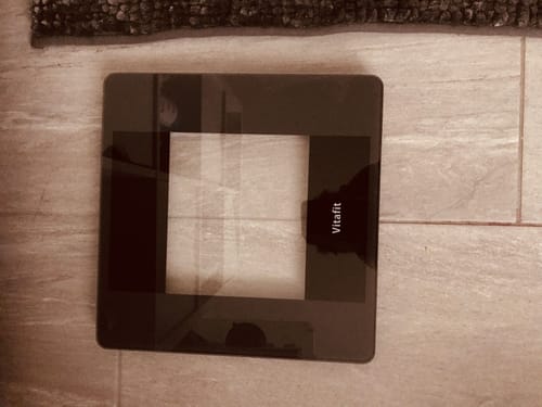 Customer photo review of Personenwaage mit Hochpräzisions-Sensoren / Digitale Körperwaage mit Step-On-Technik und LED / Gewichtswaage bis zu 180kg / 20 Jahre Lebenszeit