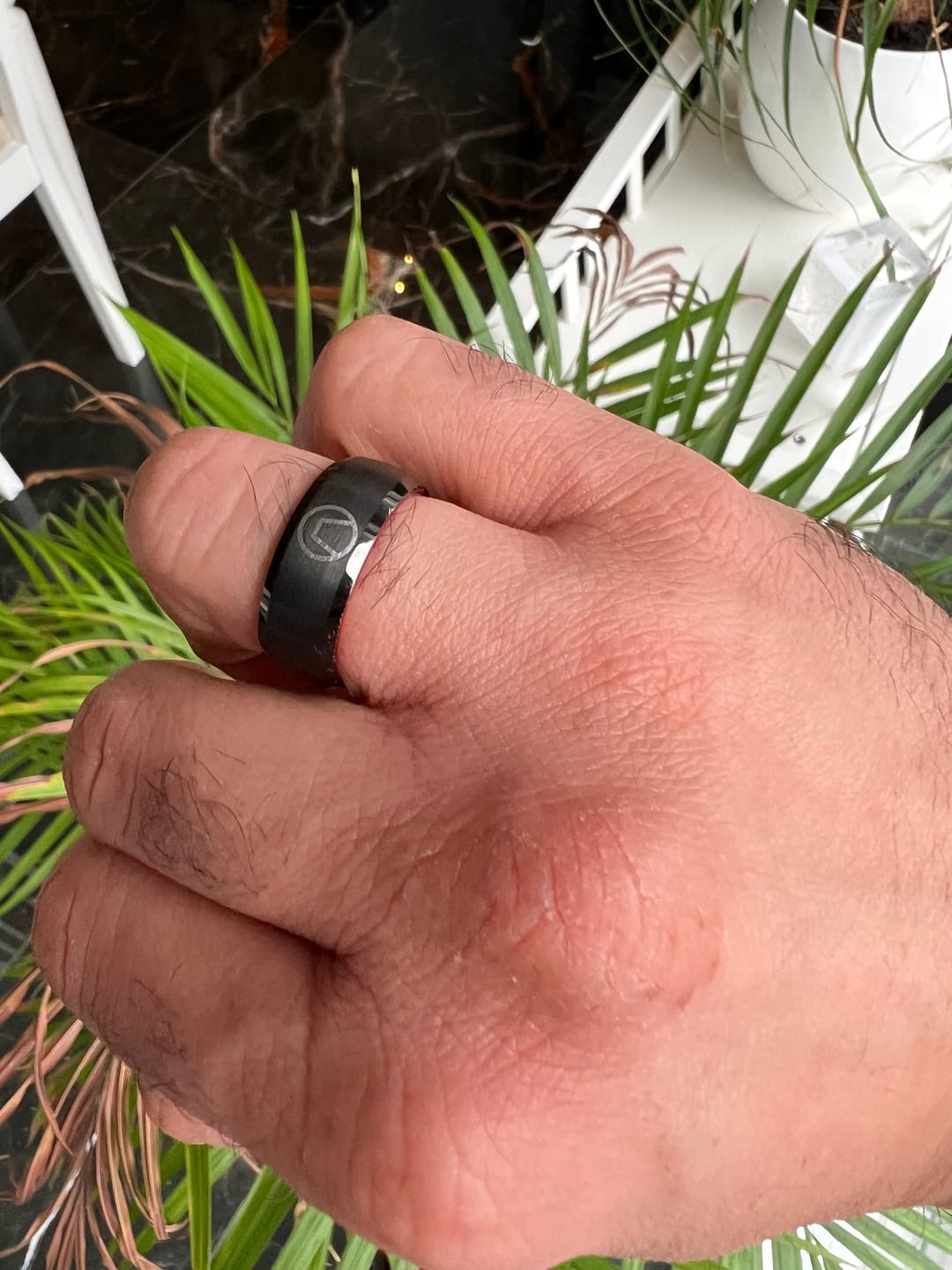 Customer photo review of Svart & Röd Swinger Ring