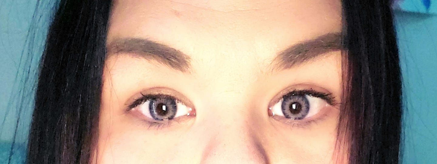 Customer photo review of DNA Taylor Pink Vitoel Coloured Contact Lenses