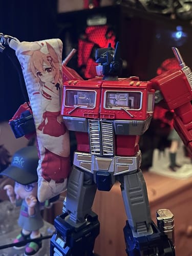 Customer photo review of Kubianbao KBB MP10V (Minified MP10 Optimus Prime）20cm