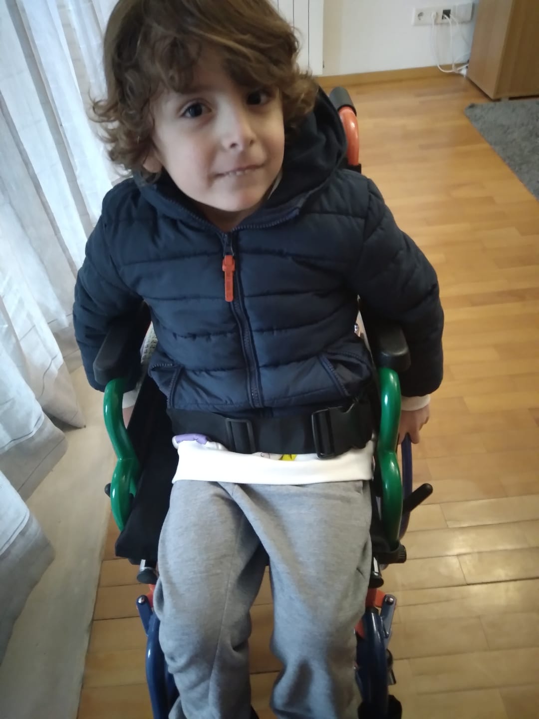 Customer photo review of Cadeira de Rodas de Criança SENSICARE YK9031K