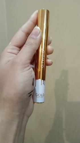 Customer photo review of O.TWO.O GOLD MASCARA