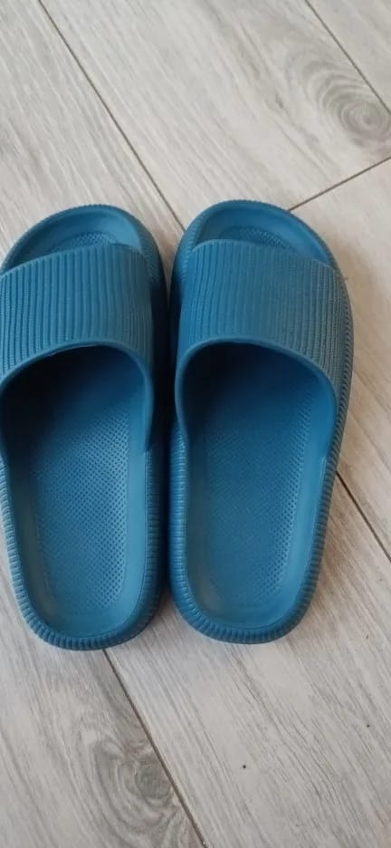 Customer photo review of The Snuggi Sandals