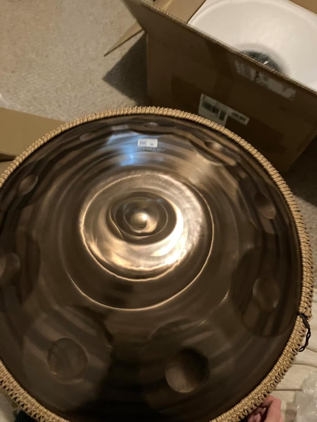 Customer photo review of AS TEMAN Handpan Desert 10 Notes D Minor Scale Glare hangdrum with gift set