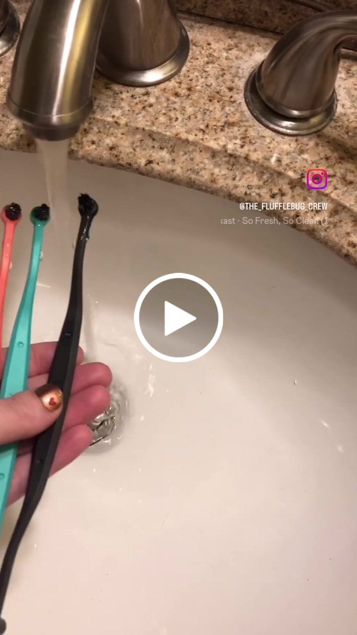 Customer video review of RYERCAT Dual Sided Cat Toothbrush
