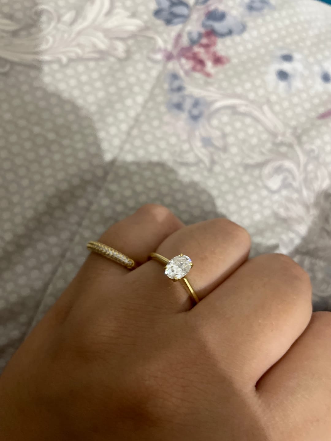 Customer photo review of Anel Solitário Moissanite Oval