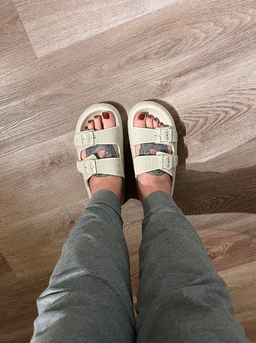 Customer photo review of The Snuggi Sandals