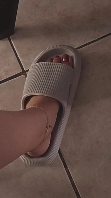 Customer photo review of The Snuggi Sandals
