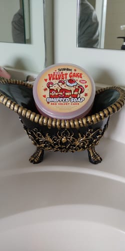 Customer photo review of Dead velvet cake Whipped soap
