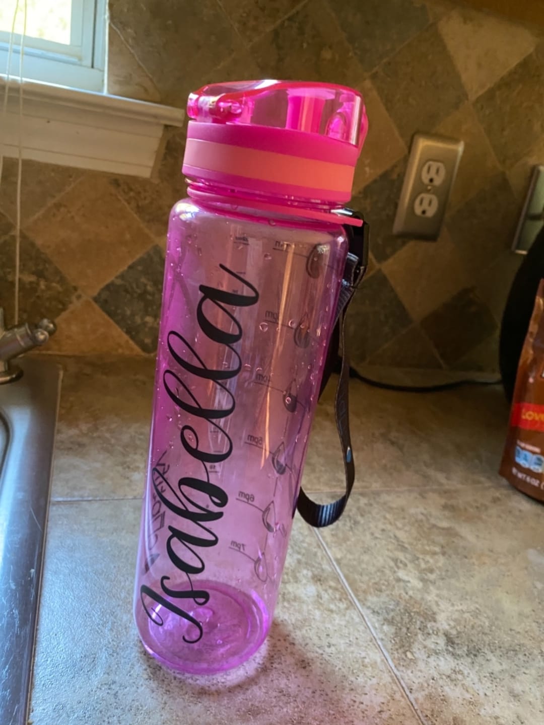 Customer photo review of Cuptify Personalized Pink Gloss 32 oz Water Bottle