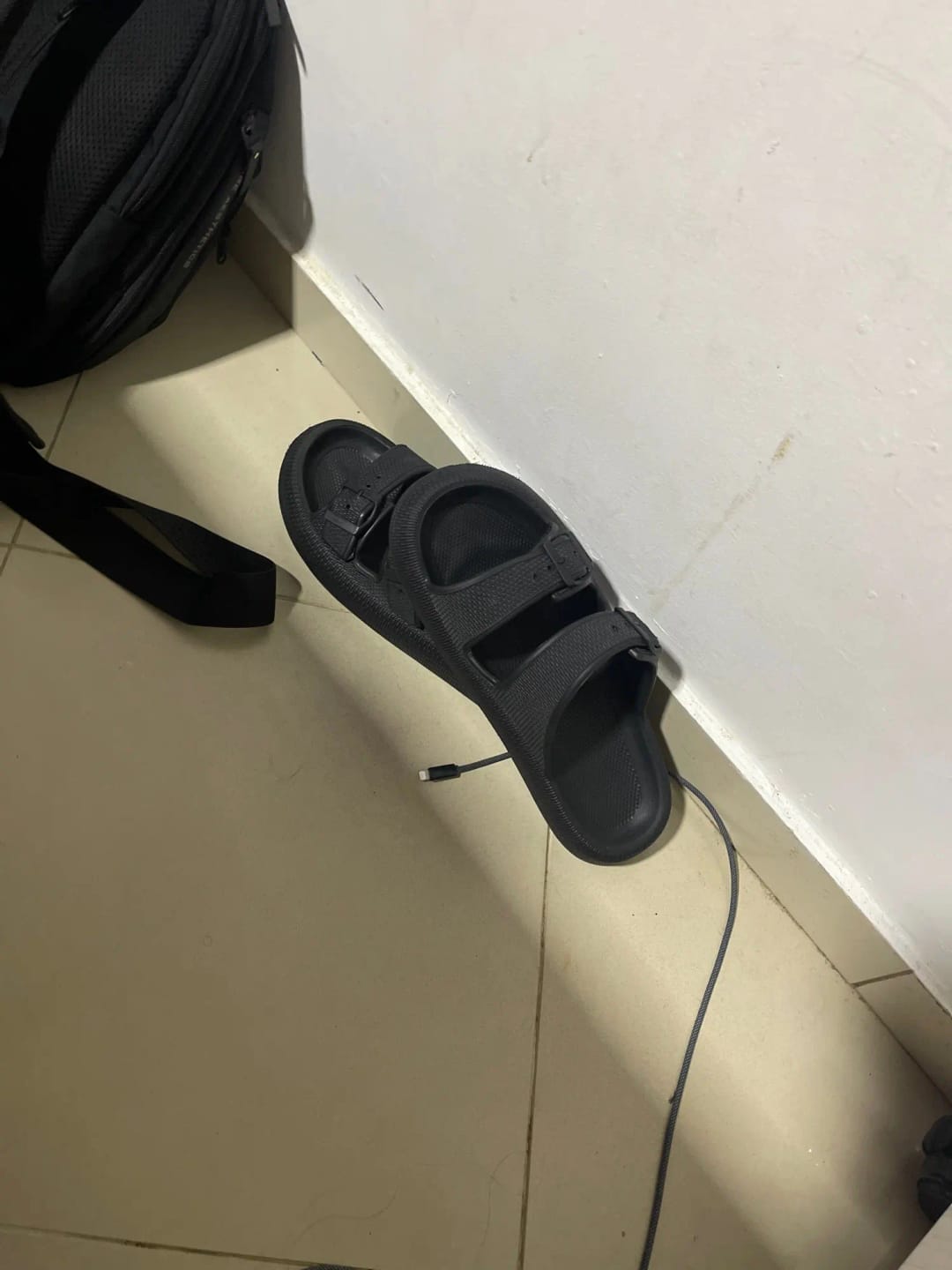 Customer photo review of The Snuggi Sandals