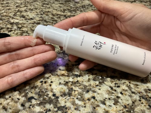 Customer photo review of Ginseng Moist Sun Serum (SPF 50+ PA++++)