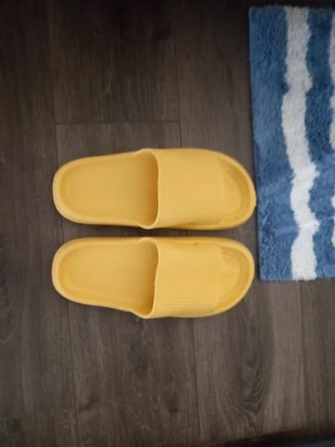 Customer photo review of The Snuggi Sandals
