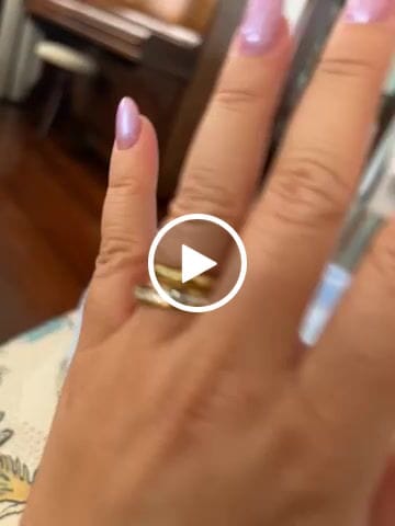 Customer video review of Pulseira Chloé Banhado em Ouro 18k
