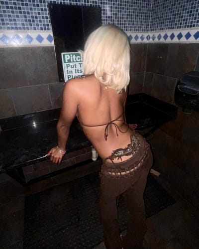 Customer photo review of LOW RISERS (BROWN DENIM)