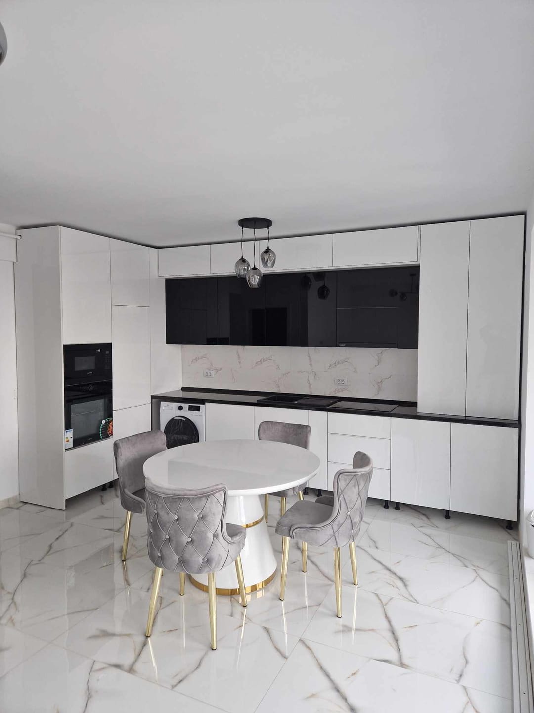 Customer photo review of Masa VEGAS, alb/auriu, 120x120x76 cm