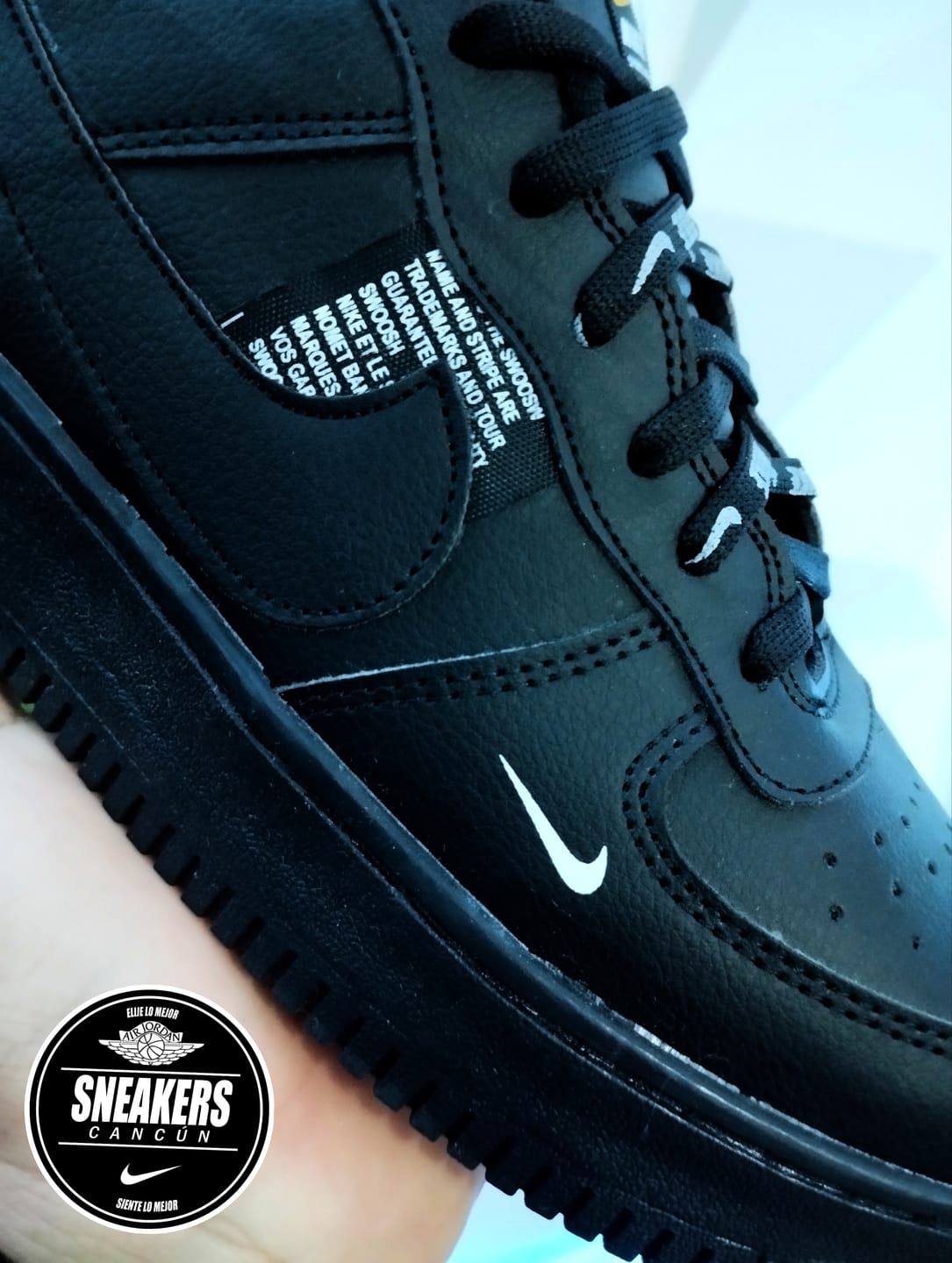 Customer photo review of Tenis 275 Negro Total