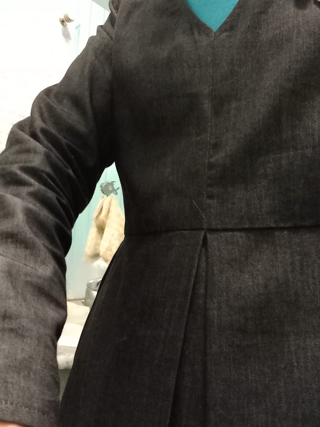 Customer photo review of Robe Romane - jean de coton noir