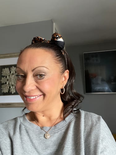 Customer photo review of Stranded Medium Wand Wave Clip-in Ponytail #4 Chocolate Dahlia