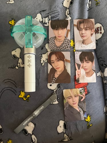 Customer photo review of TXT - OFFICIAL LIGHT STICK VER.2