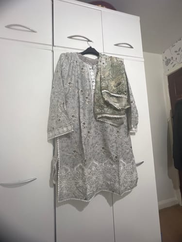 Customer photo review of Sehar Floral Summer Lawn Suit With Tulip Salwar PK05 by