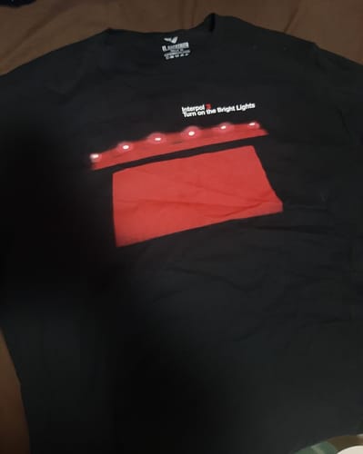 Customer photo review of Playera Turn On The Bright Lights