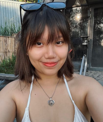 Customer photo review of Printave™ Personalized Heart Necklace