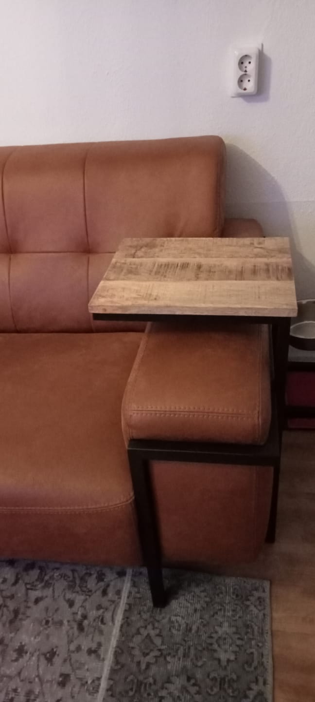 Customer photo review of Bijzettafel bank | Set van 2 | Mangohout en Staal | 38x31x68cm