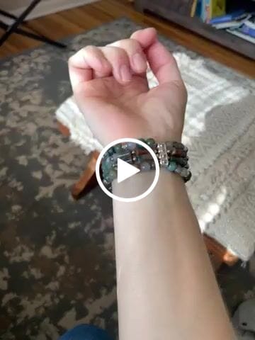 Customer video review of Vintage Agate Stretch Apple Watch Strap