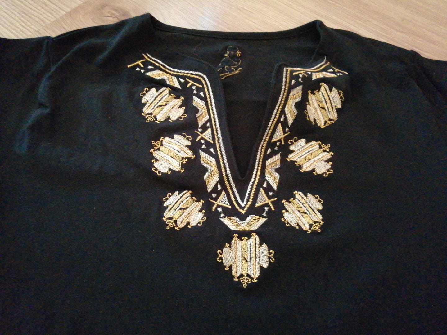 Customer photo review of Тениска с V деколте "от Шоплука"