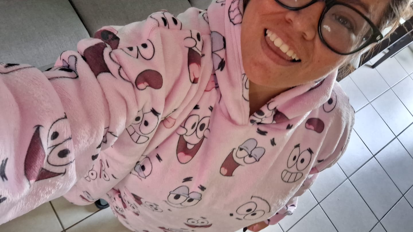 Customer photo review of Sudaderota Patricio Estrella