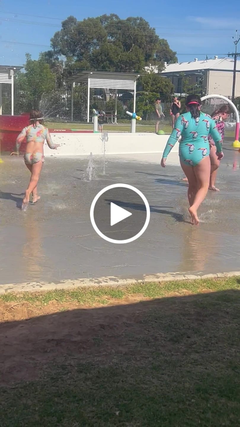 Customer video review of Toucan Women's Long Sleeve Zip Swimmers