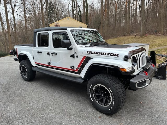 Customer photo review of Scrambler Style Stripe Kit for Jeep Gladiator