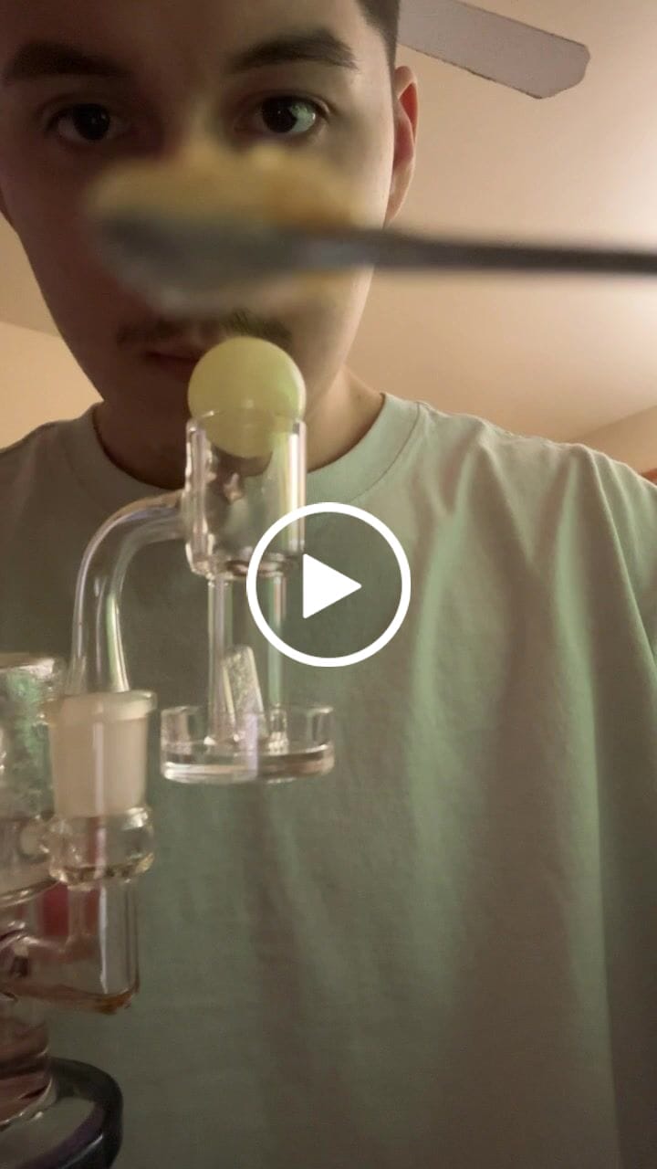 Customer video review of HONEYSUCKLE BEVEL QUARTZ BANGER - 90° DEGREE | BL