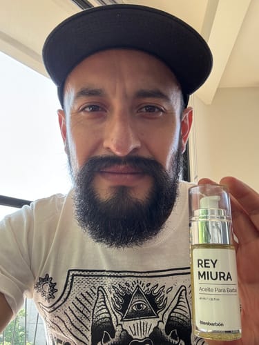 Customer photo review of Aceite y Shampoo Para Barba - Paquete 2 Piezas