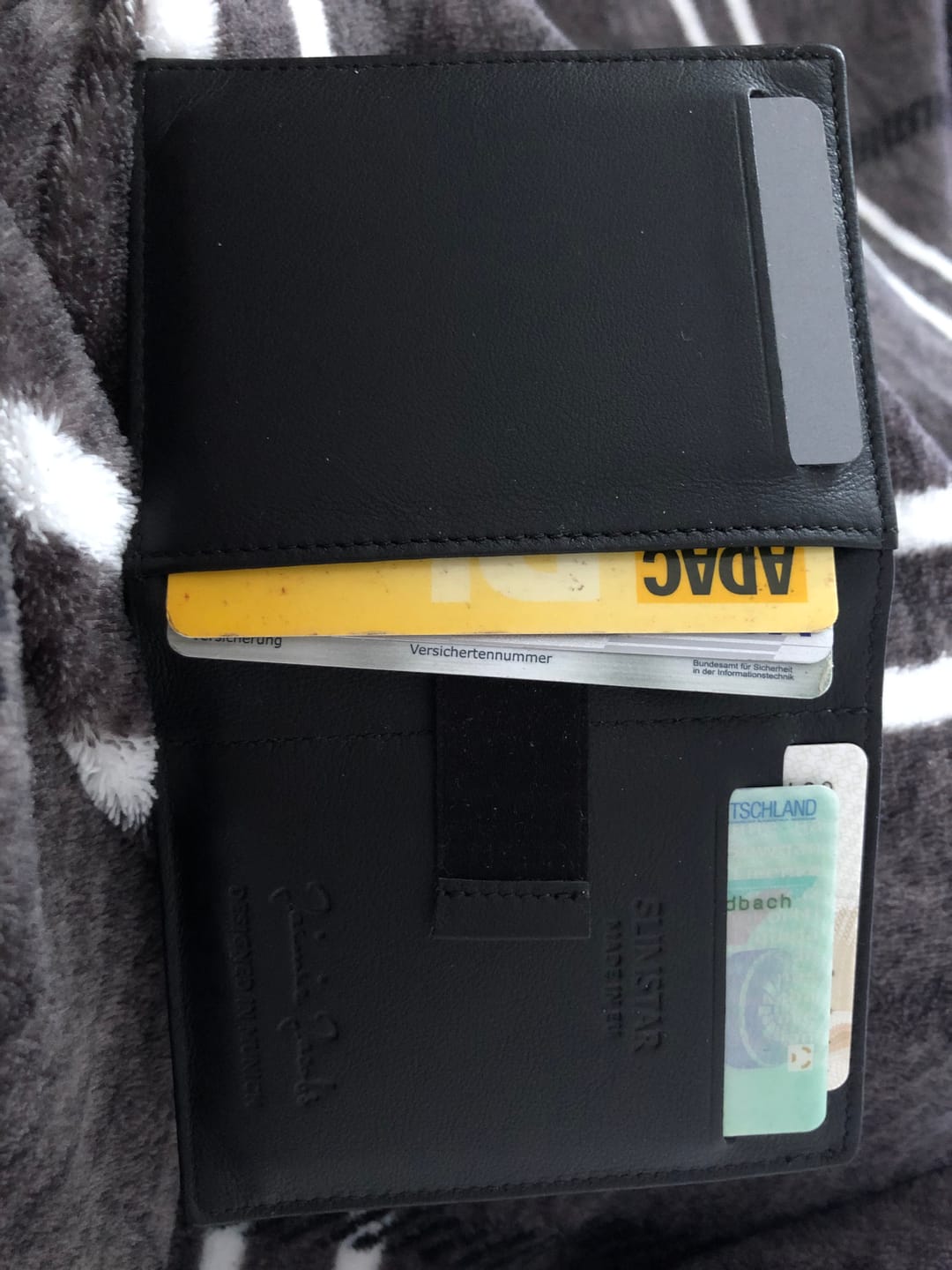 Customer photo review of Slimstar - slim wallet with small coin pocket