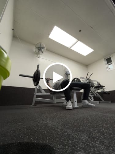 Customer video review of HolStrength Wrist Wraps 18"