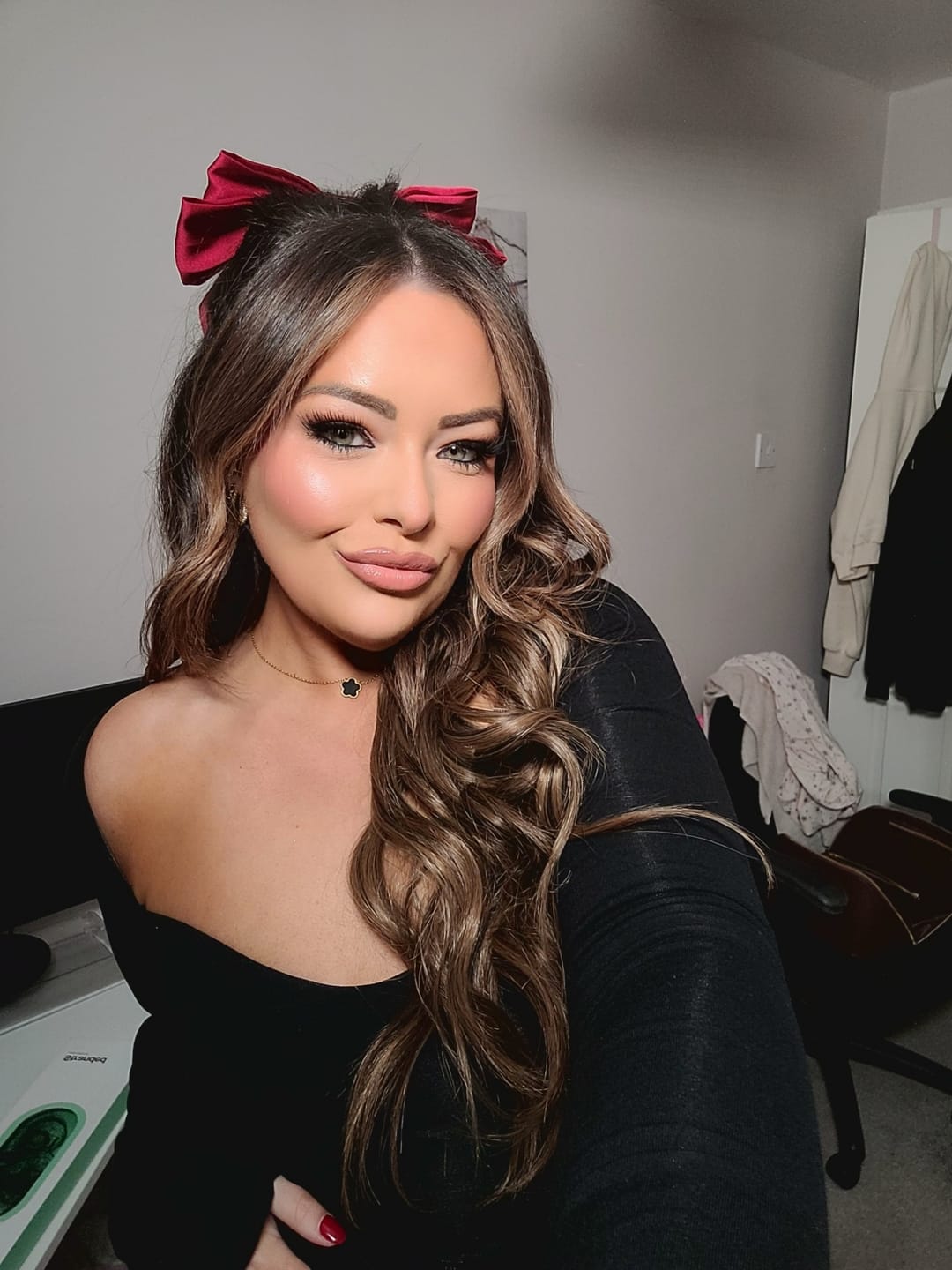 Customer photo review of Stranded 20" One Piece Wand Wave Clip-in Hair Extension