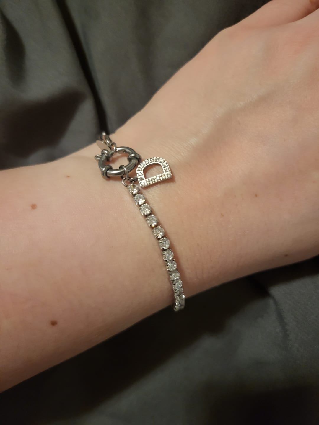 Customer photo review of Tennis Letter Armband | 18K vergoldet